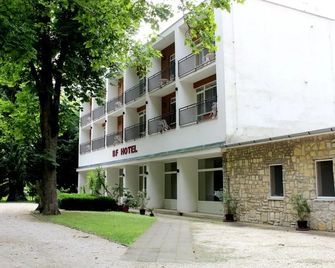 BF Hotel - Balatonföldvár - Building