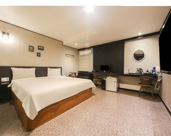 Elysee Hotel - Busan