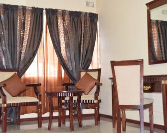 Riverside Hotel and Conference Centre - Лілонгве - Вітальня