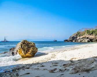 Tamarind Beach Bungalows - Nusa Penida - Strand