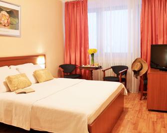 Hotel Rex - Belgrade - Bedroom