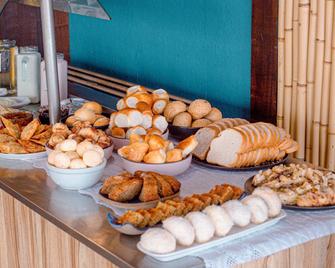 Pousada Areia Cristal - Bombinhas - Buffé