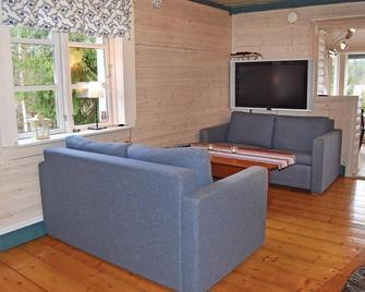 Cozy Home In Östra Ämtevik With Sauna - Sunne - Obývací pokoj