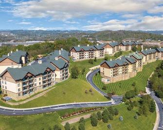 Family Heaven: 3BR Deluxe w/ Pools & Activities, near Dollywood & Nat'l Park - Sevierville - Gebäude