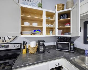 Bunkhouse On The Square (Pet Friendly, No Steps) - Maryville - Кухня