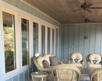 Blulake Escape Lake Tuscaloosa Luxury Lakefront Rental Property - Northport - Sala de estar