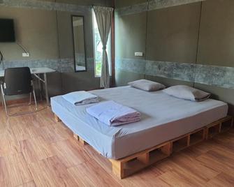 We home - Mae Chan - Bedroom