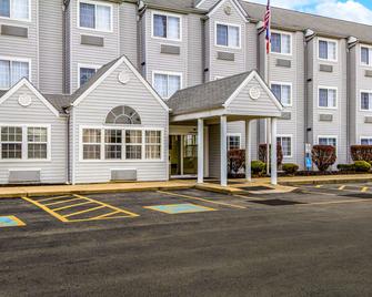 Quality Inn and Suites North Lima - Boardman - North Lima - Building