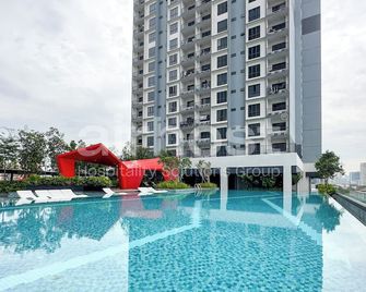 Vista Sentul Residences by Airhost - Kuala Lumpur - Pool