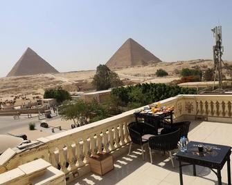 New Great Scarab Pyramids View - Madinat Coraya - Balcony