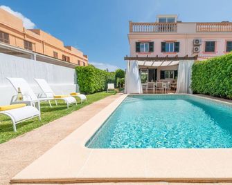 Marc i Caterina Alcúdia Retreat: Pool, Terraces & Memorable Stay - Puerto de Alcudia - Piscina