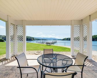 Smith Mountain Lake Condo with Pool Access - Huddleston - Balcón