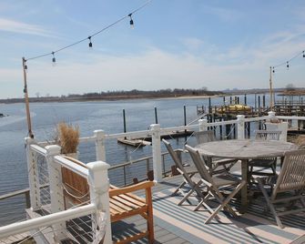 Bay Front Home Phenomenal Views-Hot Tub,Water Trampoline,Water Toys, Game Room - Oceanside - Balcón