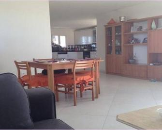Room rental in house for vacation or work - Saint-Julien - Dining room