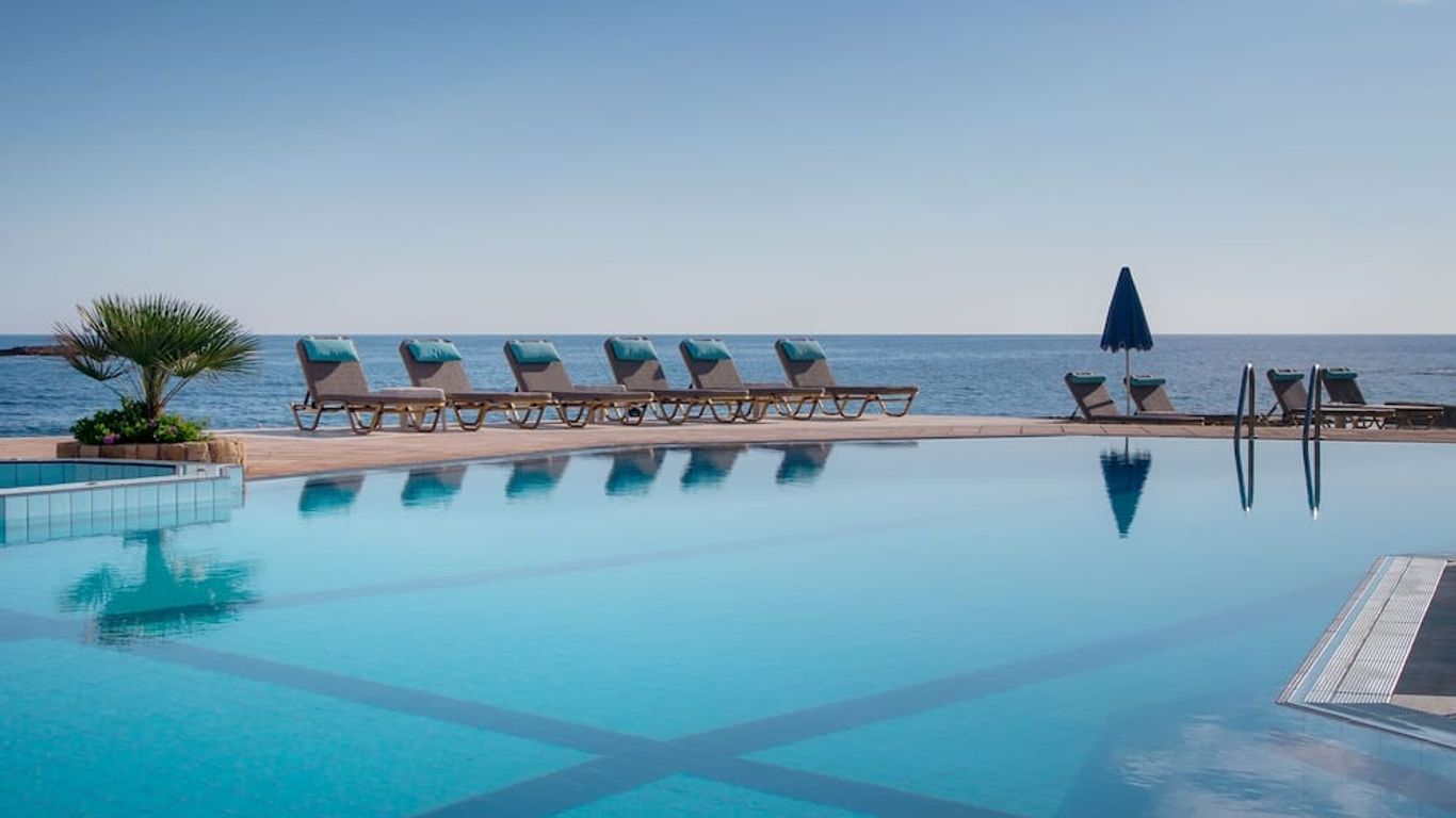 Pyrgos Beach Hotel Apartments