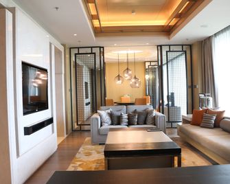 سوتشو ماريوت هوتل تايهو ليك - سوزهو - غرفة معيشة