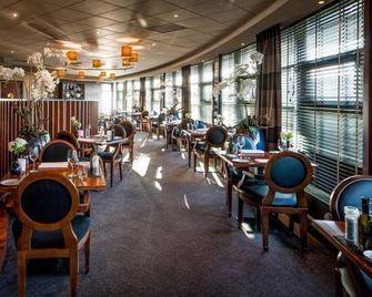 Experience Comfort and Wellness! Indoor Pool, Near Beeradvertising Museum! - Etten-Leur - Restaurante