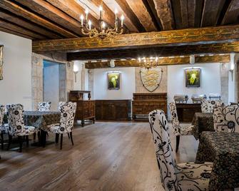 Three Crowns Residents - Tallinn - Yemek odası