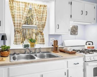 Vintage Pet-Friendly Cottage | Tilghman Island - Tilghman Island - Cocina