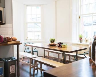 Haystack Hostel - אדינבורו - חדר אוכל