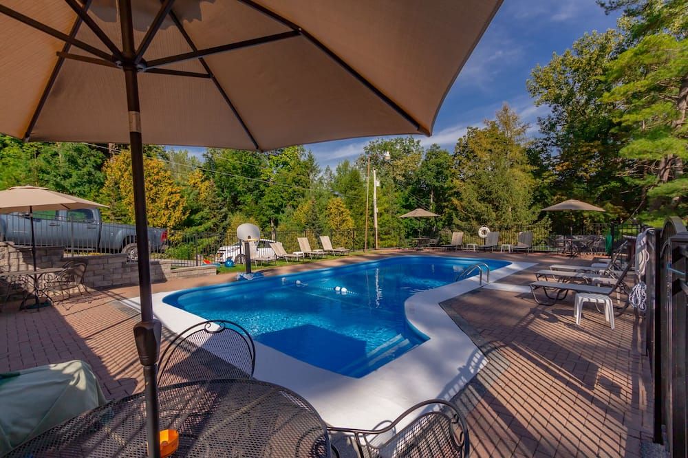 Lake George 5 Bed/ 3 Bath home w/ lake & resort access - לייק ג'ורג' - בריכה