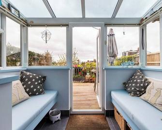 Magical, Stylish, Comfortable, Brilliant Location - Sevenoaks - Living room