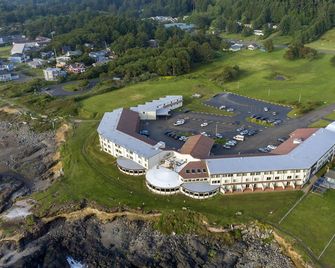Adobe Resort - Yachats - Edificio