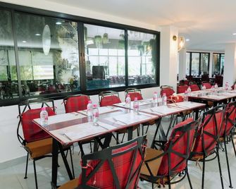 Play La Ploen Boutique Resort and Adventure Camp - Khu Mueang - Restaurante