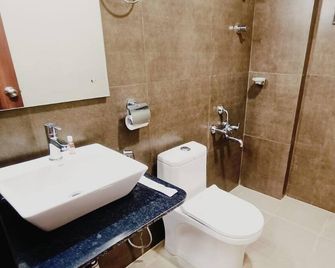 Chamundi Comforts - Hassan - Badkamer