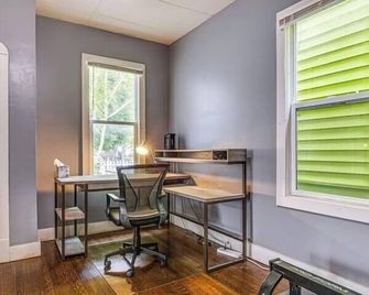Charming 2-Bedroom Home with Private Gym - Indianápolis