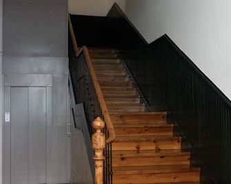 Cozy apartment in the center of Santander, renovated and with elevator. - Santander - Escalier