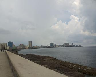Hostal Habana Neptuno - Havana