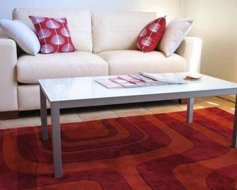 Lorne Beach Box Holidays - Cora Lynn Studio 24 - Lorne - Pokój dzienny