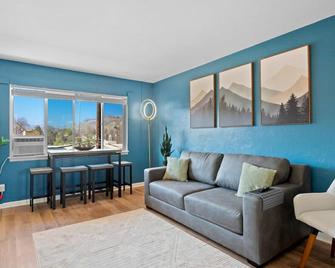10 Min Red Rocks Family Friendly With Bike Storage - Golden - Living room