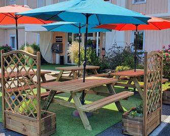 Quick Palace Anglet - Anglet - Patio