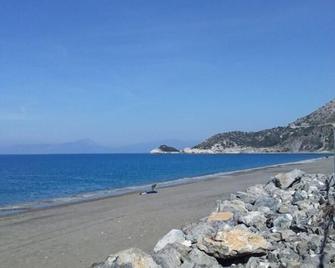 Villaggio Camping Maratea - Maratea - Beach