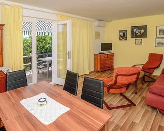 Holiday Home Loviste - Lovište - Sala de estar