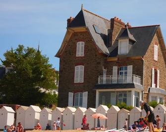 House Feet In The Water - Saint-Briac-sur-Mer - Gebouw
