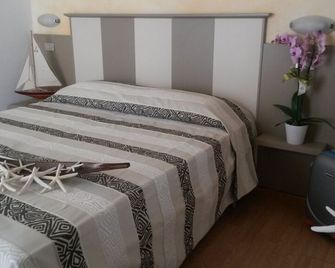 Hotel Camelia - Rimini - Makuuhuone