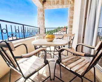 Casa Oliva Villas with private heating pools - Будва - Балкон