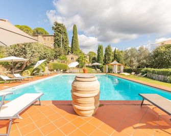 Borgo Dolci Colline Resort - Arezzo - Piscina