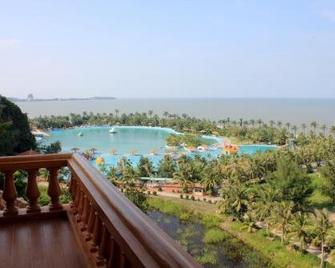 Hon Dau Resort - Haiphong - Balcony