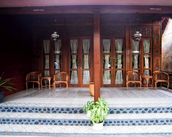 Ndalem Mataram - Banyuwangi - Patio