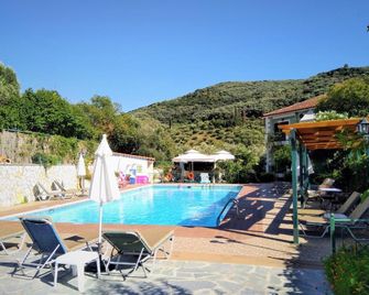 Harmony Resort - Parga - Piscine