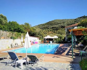Harmony Resort - Parga - Piscine
