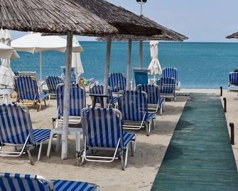 Olympic Star - Amárynthos - Beach