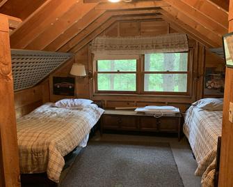 Lake Winnisquam Cabin - Weirs Beach - Спальня
