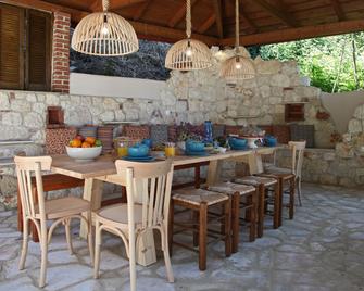 The Beach House - Afytos - Hol