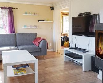 4 person holiday home in Fjällbacka-By Traum - Fjällbacka - Salon