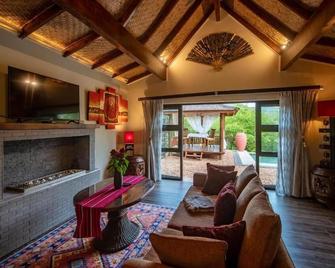 The Zarafa - Hazyview - Living room
